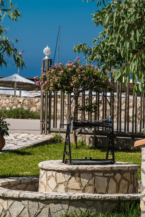 Akroyiali Resort ヴァシリキ エクステリア 写真