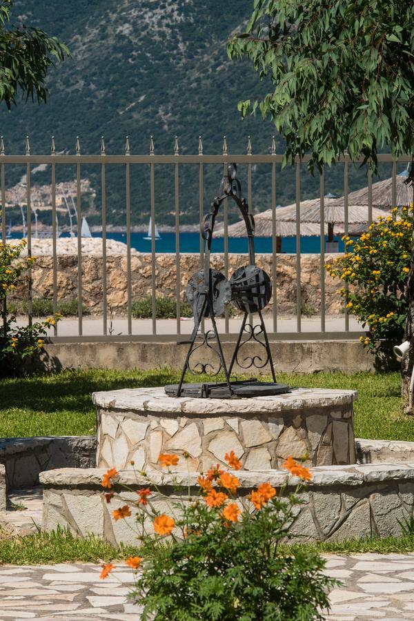Akroyiali Resort ヴァシリキ エクステリア 写真
